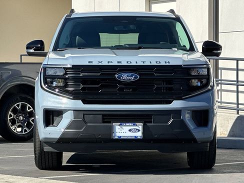 New 2026 Ford Expedition Max Active RWD image 8