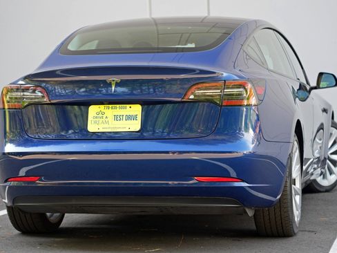 Used 2023 Tesla Model 3 Standard Range RWD image 5