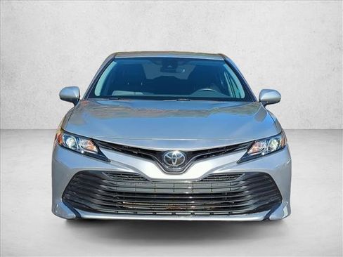 Used 2020 Toyota Camry LE image 2