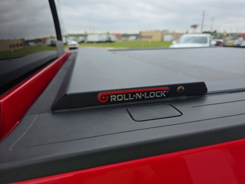 Used 2018 Chevrolet Silverado 1500 LTZ Z71 w/ LTZ Plus Package AWD/4WD image 16