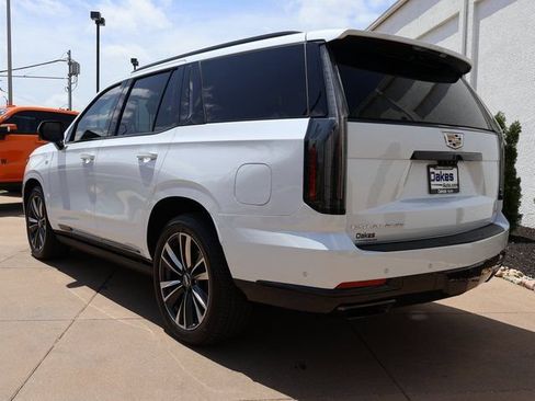 Certified 2026 Cadillac Escalade Sport w/ Touring Package AWD/4WD image 4
