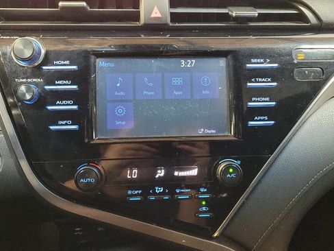 Used 2018 Toyota Camry SE w/ Convenience Package FWD image 25