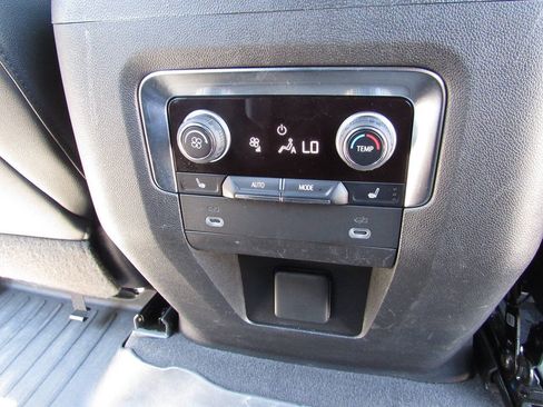 Used 2022 Chevrolet Suburban Z71 w/ Luxury Package AWD/4WD image 24