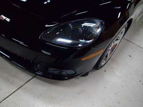 Used 2005 Chevrolet Corvette Convertible w/ Preferred Equipment Group image 6