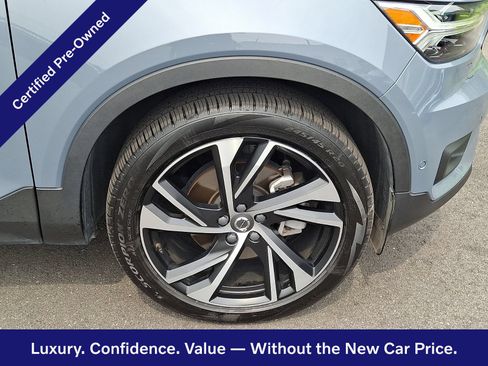 Certified 2022 Volvo XC40 T5 R-Design w/ Advanced Package AWD/4WD image 9