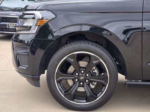Used 2022 Ford Expedition Max Limited AWD/4WD image 14