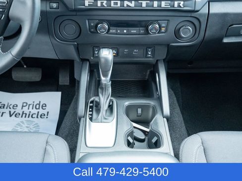 Used 2025 Nissan Frontier SV w/ SV Convenience Package image 31