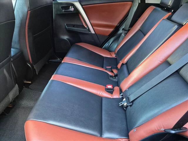 Used 2015 Toyota RAV4 Limited FWD image 18