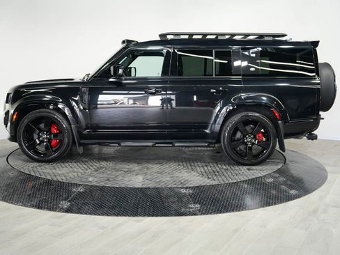 Used 2023 Land Rover Defender 130 X-Dynamic SE AWD/4WD image 4