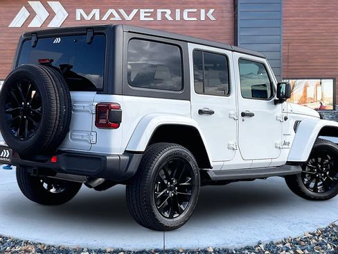Used 2023 Jeep Wrangler Unlimited Sahara w/ Cold Weather Group AWD/4WD image 5