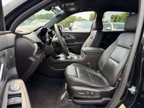 Certified 2022 Chevrolet Traverse LT w/ LPO, Black Accent Package AWD/4WD image 10