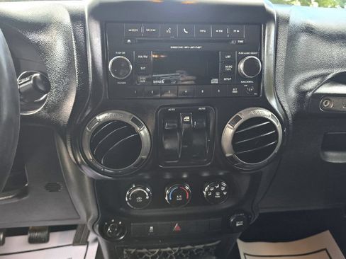 Used 2013 Jeep Wrangler Sport AWD/4WD image 20