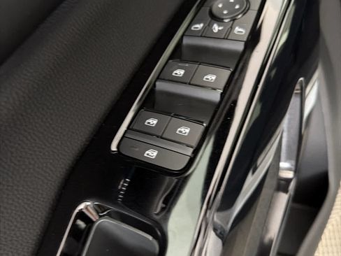 New 2026 Nissan Pathfinder Platinum FWD image 24