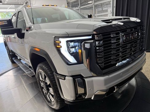 Used 2026 GMC Sierra 2500 Denali w/ Denali Reserve Package AWD/4WD image 14
