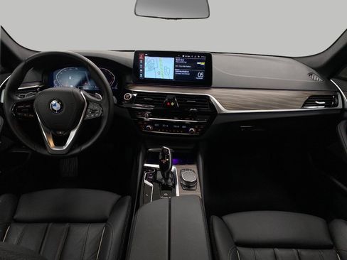 Certified 2022 BMW 530i xDrive w/ Premium Package image 20