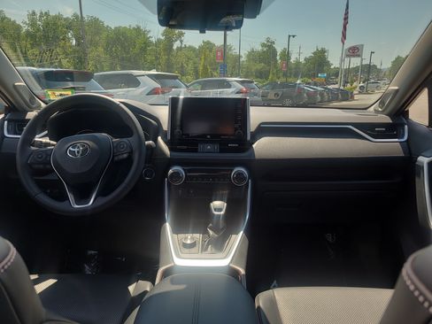 Certified 2019 Toyota RAV4 Limited w/ Advanced Technology Package AWD/4WD image 18
