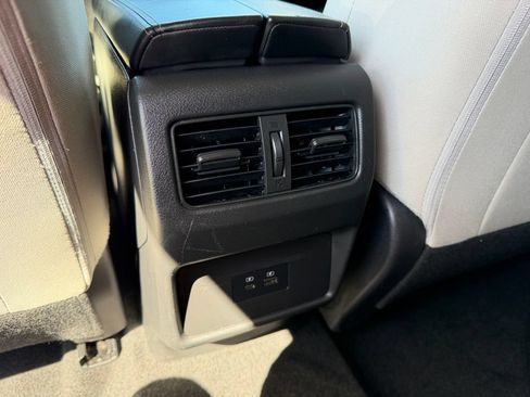Used 2023 Nissan Rogue SV FWD image 30