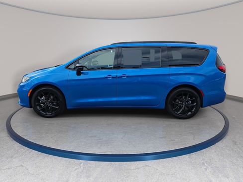 New 2026 Chrysler Pacifica Select FWD image 8