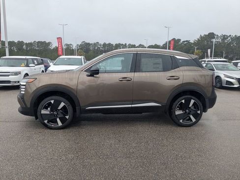 New 2026 Nissan Kicks SR FWD image 6