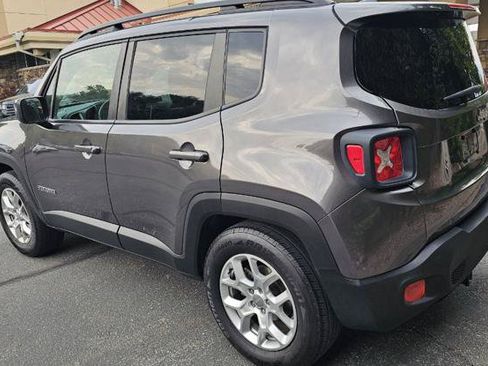 Used 2017 Jeep Renegade Latitude w/ Cold Weather Group AWD/4WD image 7