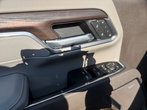 New 2026 GMC Sierra 3500 SLT w/ SLT Convenience Package image 11