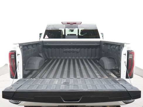 Used 2024 GMC Sierra 3500 AT4 w/ Technology Package AWD/4WD image 16