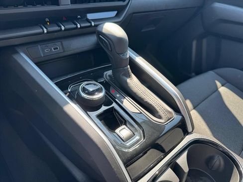 Used 2026 Chevrolet Colorado Trail Boss AWD/4WD image 19