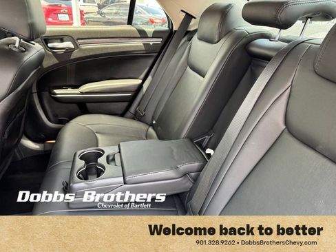 Used 2018 Chrysler 300 Touring L RWD image 35