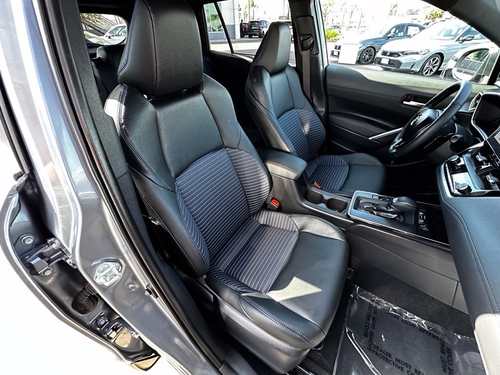 Used 2026 Toyota Corolla Cross AWD Hybrid w/ Convenience Package image 13