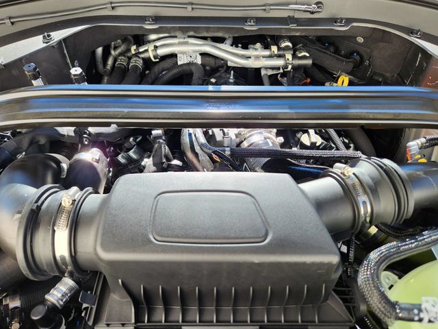 New 2026 Lincoln Aviator AWD w/ Jet Appearance Package image 17