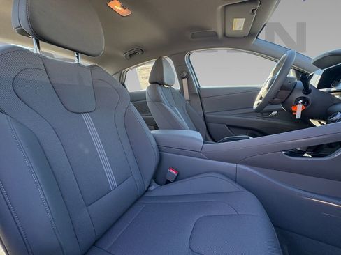 New 2026 Hyundai Elantra SE image 8