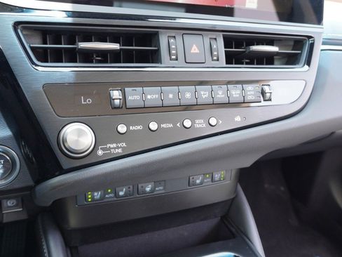 Certified 2025 Lexus ES 350 w/ Premium Package FWD image 18