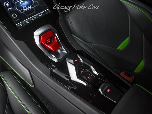 Used 2022 Lamborghini Huracan EVO RWD image 18