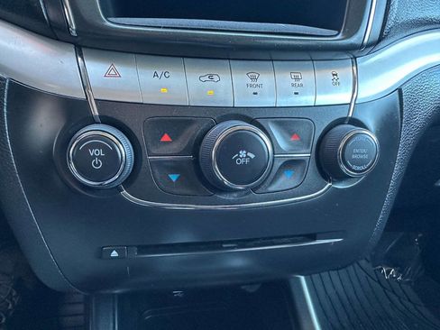 Used 2020 Dodge Journey SE w/ SE Popular Equipment Group image 40