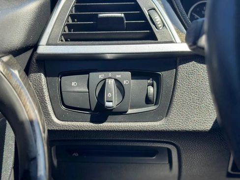 Used 2018 BMW 330i xDrive Sedan AWD/4WD image 26