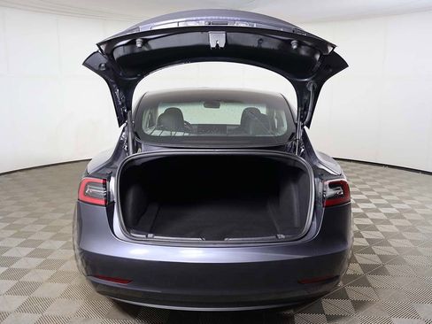 Used 2023 Tesla Model 3 Standard Range image 18