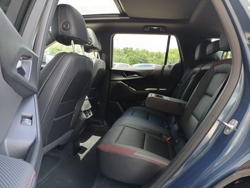 Used 2025 Chevrolet Equinox RS w/ Convenience Package III FWD image 26
