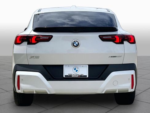 Used 2025 BMW X2 xDrive28i AWD/4WD image 4