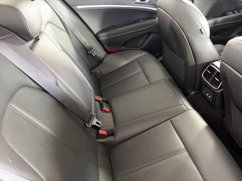Used 2025 Genesis G70 2.5T AWD/4WD image 23