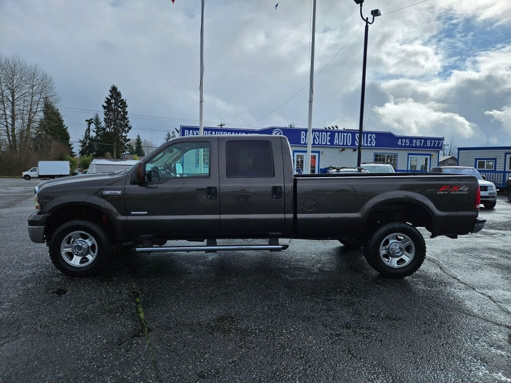 Used 2005 Ford F350 Lariat AWD/4WD image 2