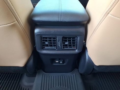 Used 2021 Toyota RAV4 XLE Premium AWD/4WD image 7