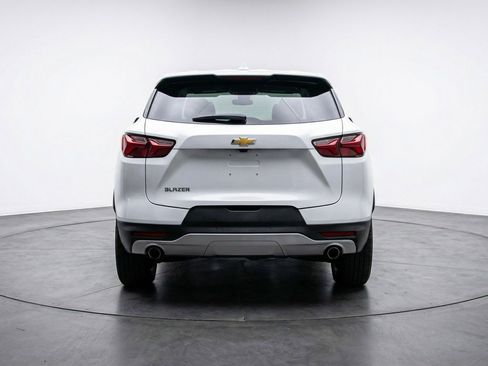 Used 2025 Chevrolet Blazer LT FWD image 7