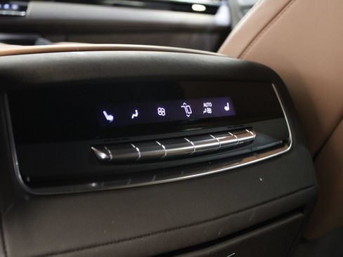 Used 2023 Cadillac Escalade ESV Premium Luxury w/ Performance Package AWD/4WD image 49