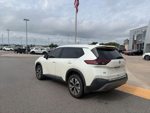 Used 2023 Nissan Rogue SV w/ SV Premium B Package FWD image 3
