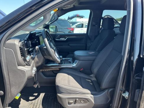 Used 2023 GMC Sierra 1500 Elevation w/ Preferred Package AWD/4WD image 4
