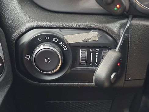 Used 2022 Jeep Wrangler Unlimited Sport AWD/4WD image 34