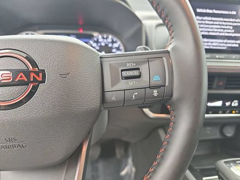 Used 2025 Nissan Rogue SV AWD/4WD image 18