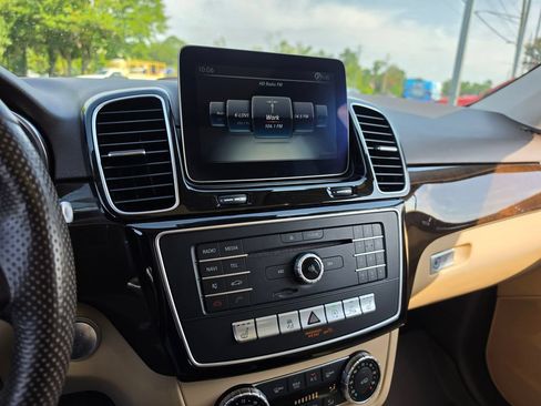 Used 2019 Mercedes-Benz GLE 400 4MATIC image 23