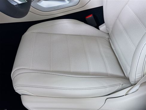 New 2026 Mercedes-Benz GLS 580 4MATIC image 21