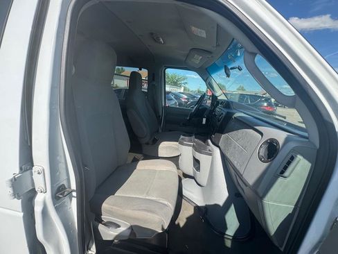 Used 2011 Ford E-350 and Econoline 350 XLT RWD image 11
